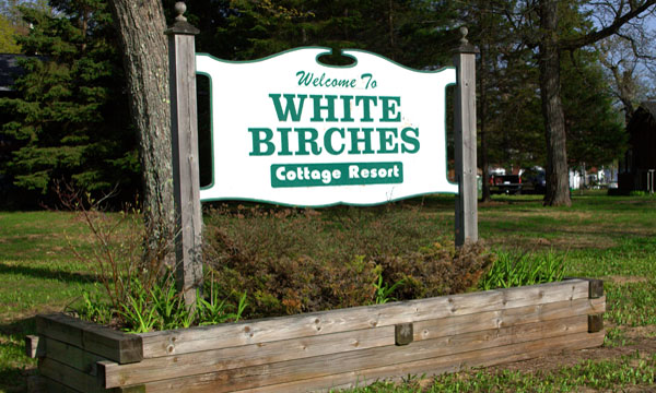  White Birches Cottages Sign